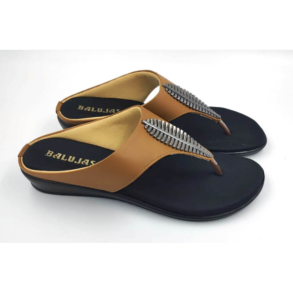 876 : Balujas Tan Flat Ladies Chappal