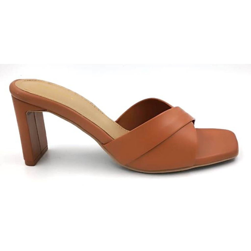 A97-106 : Balujas Tan Block Heel Ladies Slipper